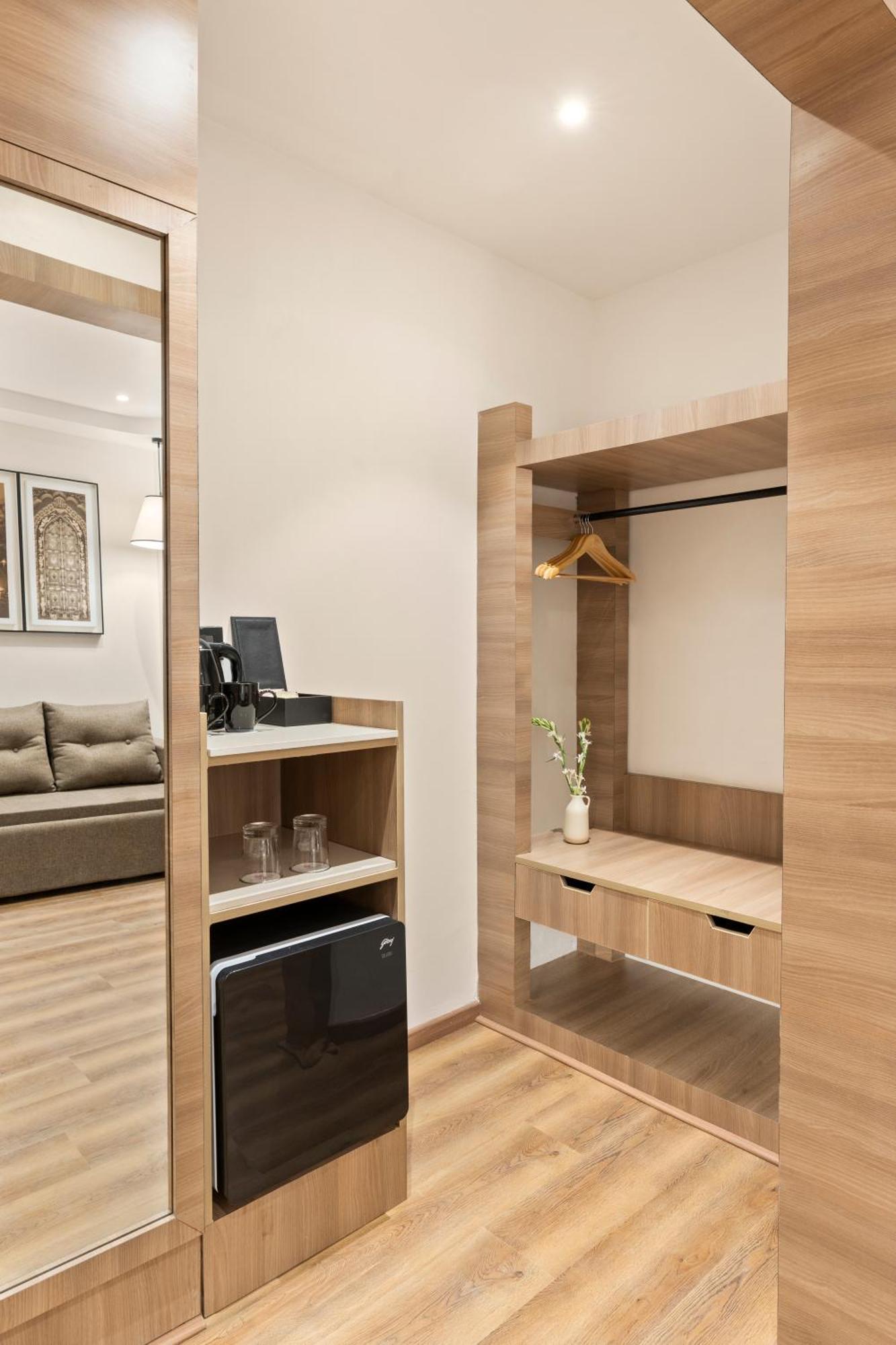 Country Inn Ayodhya - Opposite Airport Zewnętrze zdjęcie