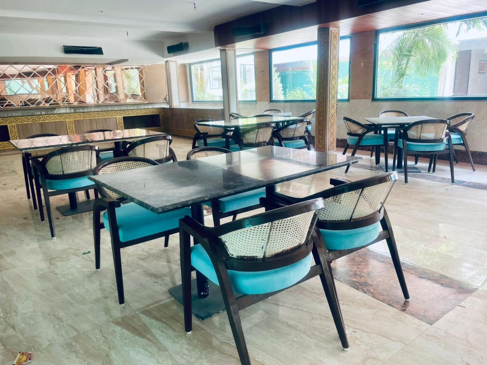 Country Inn Ayodhya - Opposite Airport Zewnętrze zdjęcie